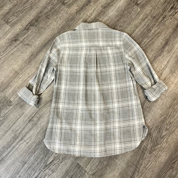Old Navy button down flannel - size small. - Picture 3 of 3
